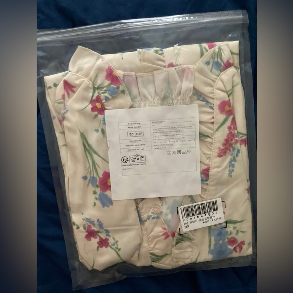 Floral Ruffle Blouse - Picture 2 of 2